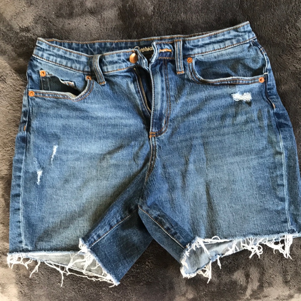 Universal Thread Shorts
